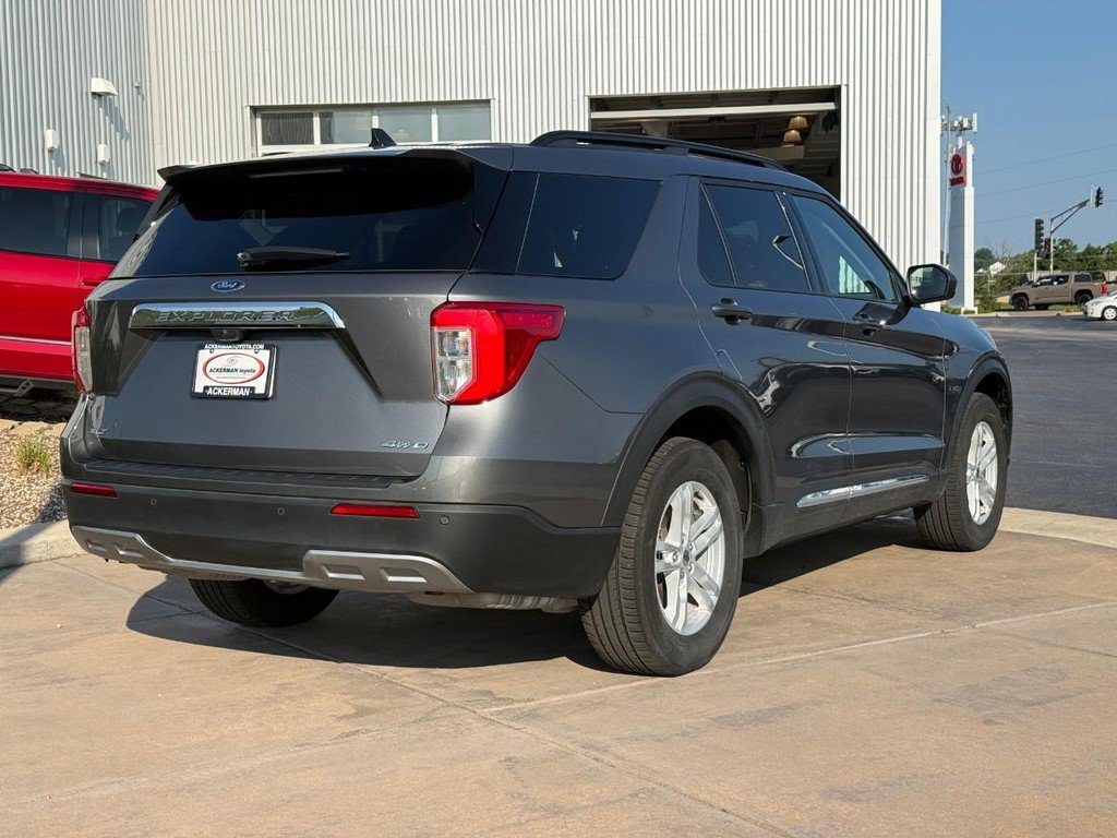 Used 2024 Ford Explorer XLT w/ Equipment Group 202A AWD/4WD image 5