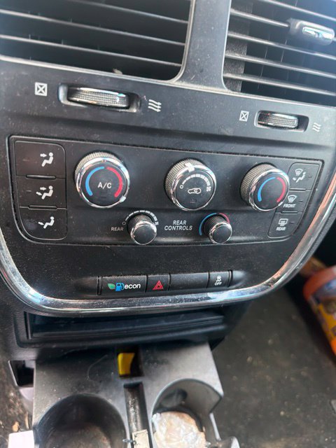 Used 2019 Dodge Grand Caravan SE FWD image 20