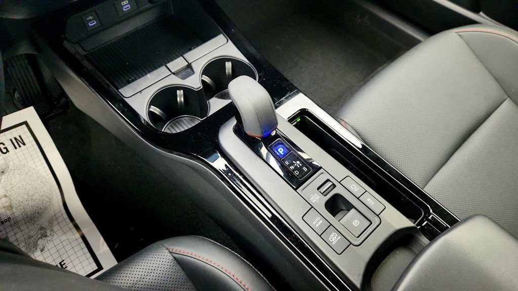 Used 2025 Toyota Prius Plug-In Hybrid image 17