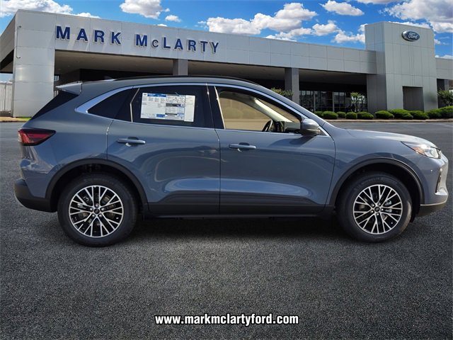 New 2025 Ford Escape Base video 2