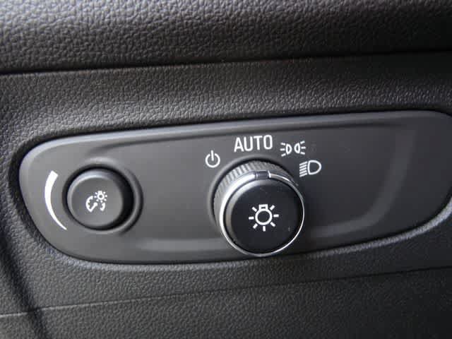 Used 2023 Buick Envision Essence w/ Sport Touring Package FWD image 21