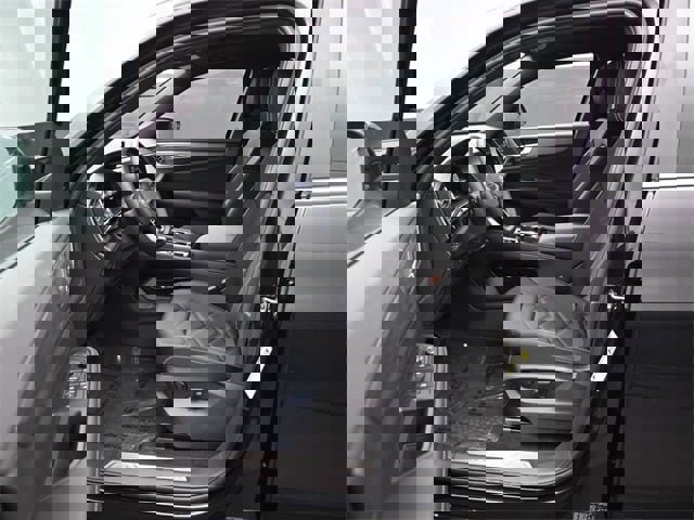 New 2026 Volkswagen Atlas Cross Sport SE image 9