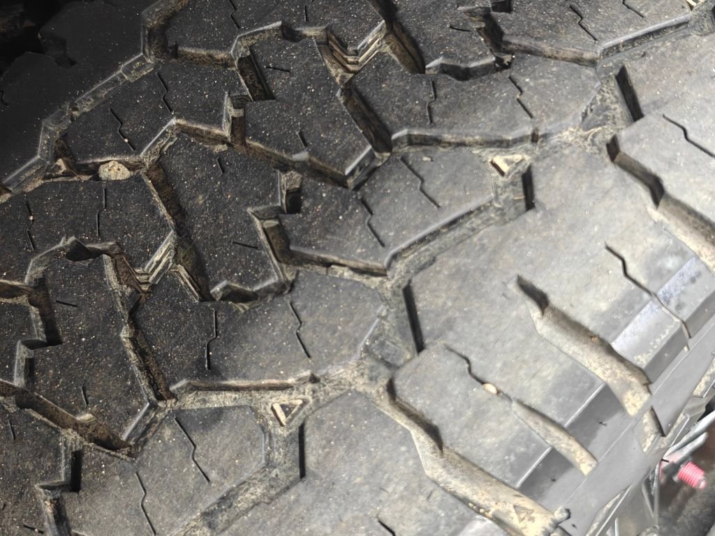 Used 2004 Ford Excursion XLT image 34