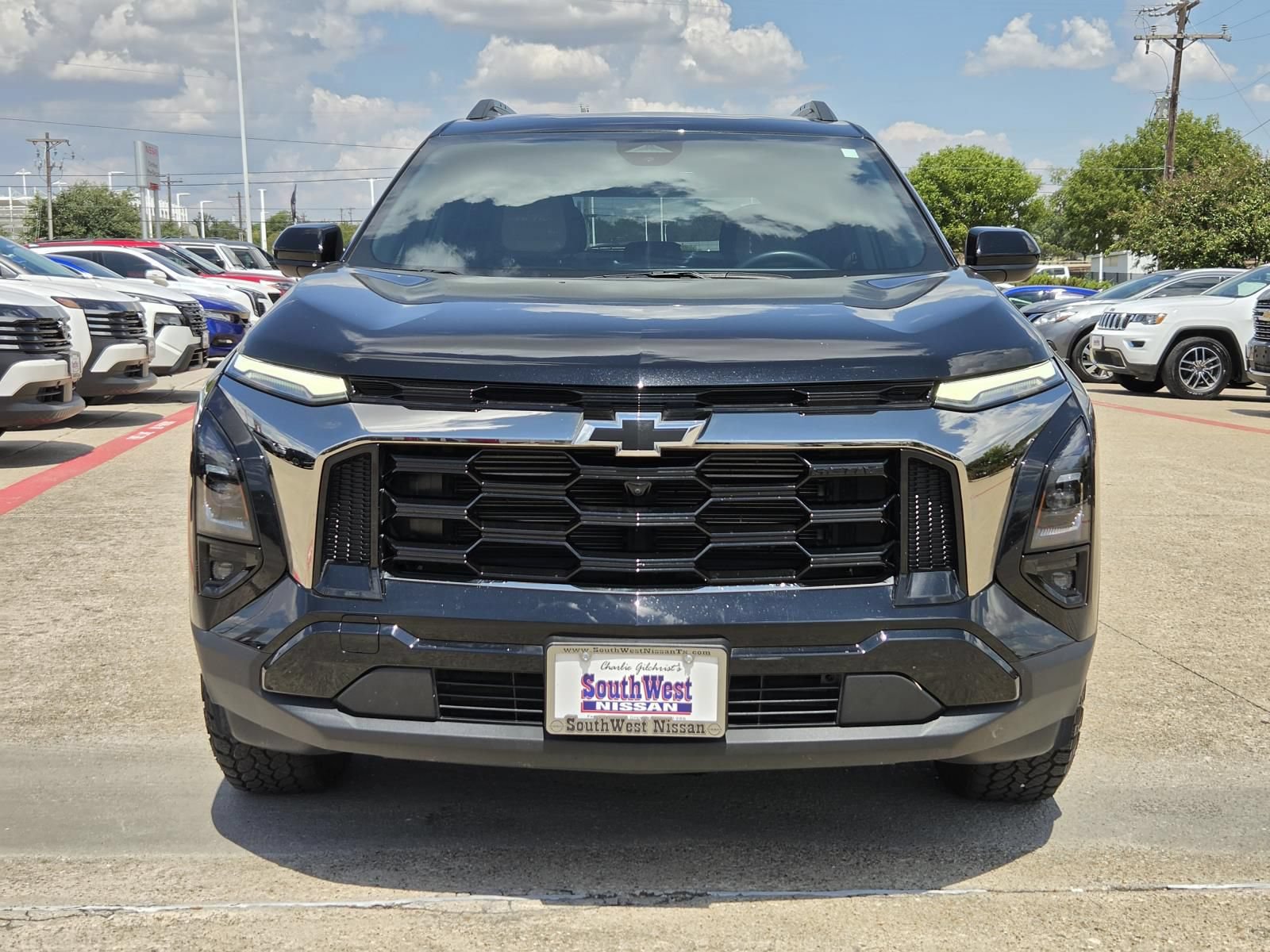 Used 2025 Chevrolet Equinox ACTIV w/ Safety and Technology Package FWD image 2