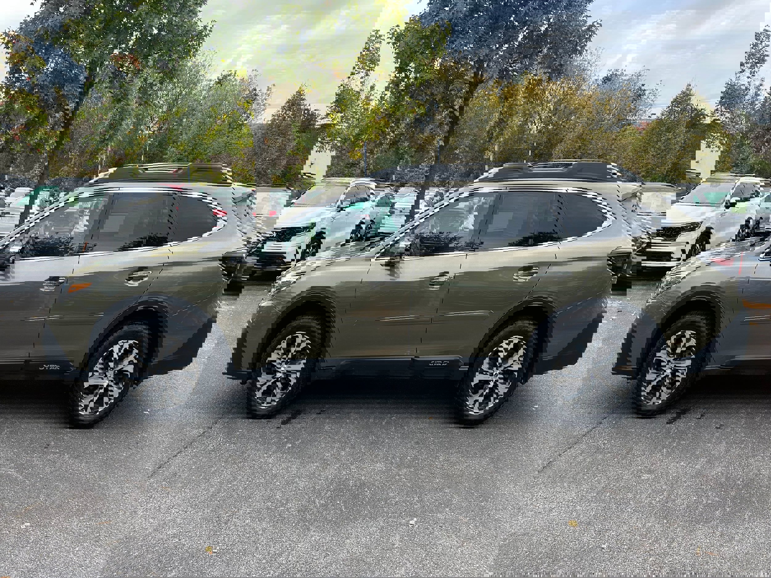 Used 2020 Subaru Outback Touring w/ Popular Package #2 image 8