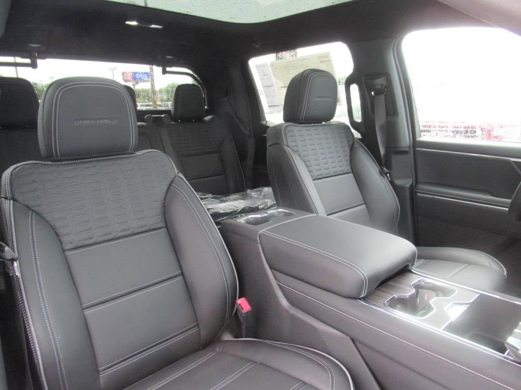 New 2025 GMC Sierra EV Denali image 9