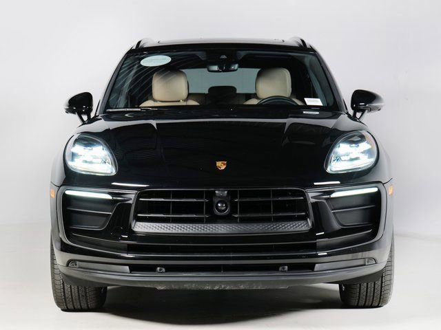 Used 2025 Porsche Macan image 6