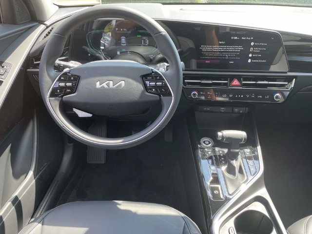 New 2026 Kia Niro EX FWD image 13