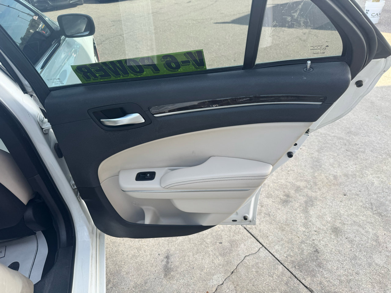 Used 2017 Chrysler 300 C w/ Light Group image 16