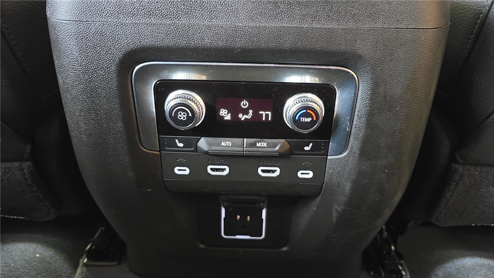 Used 2021 GMC Yukon Denali w/ Denali Ultimate Package image 18