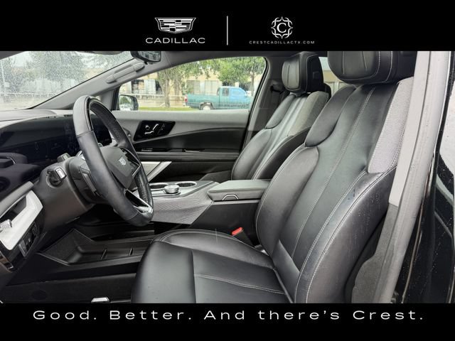 Used 2025 Cadillac Optiq Sport 1 w/ LPO, ONYX Package AWD/4WD image 27