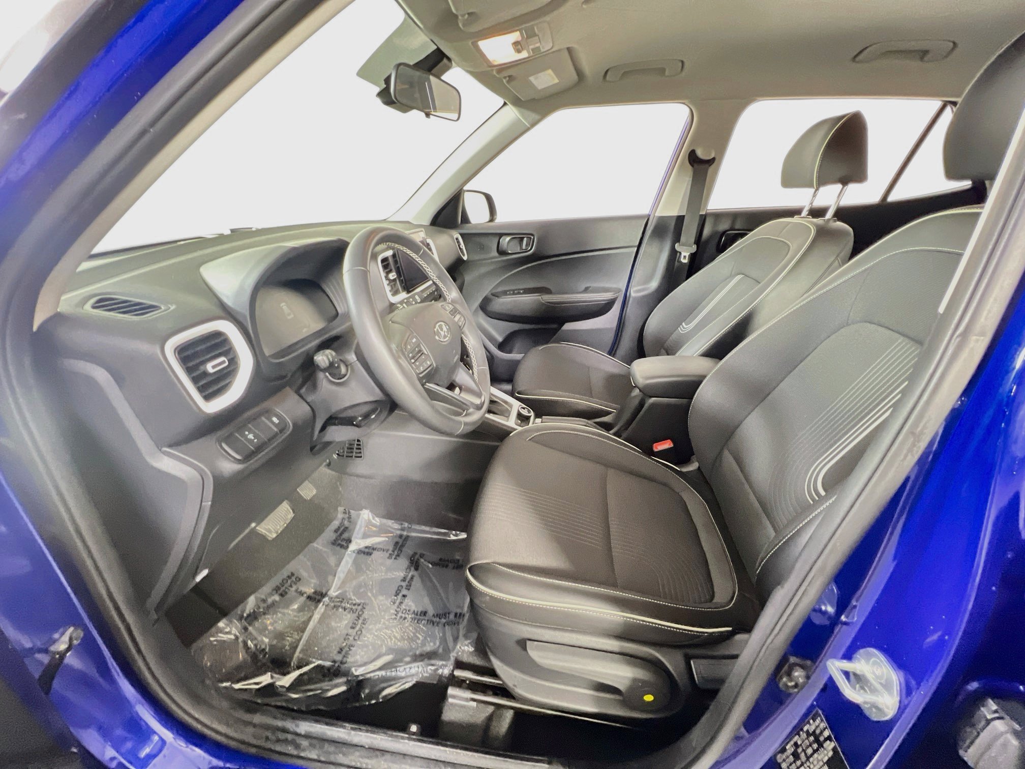 Used 2023 Hyundai Venue Limited w/ Cargo Package FWD image 20