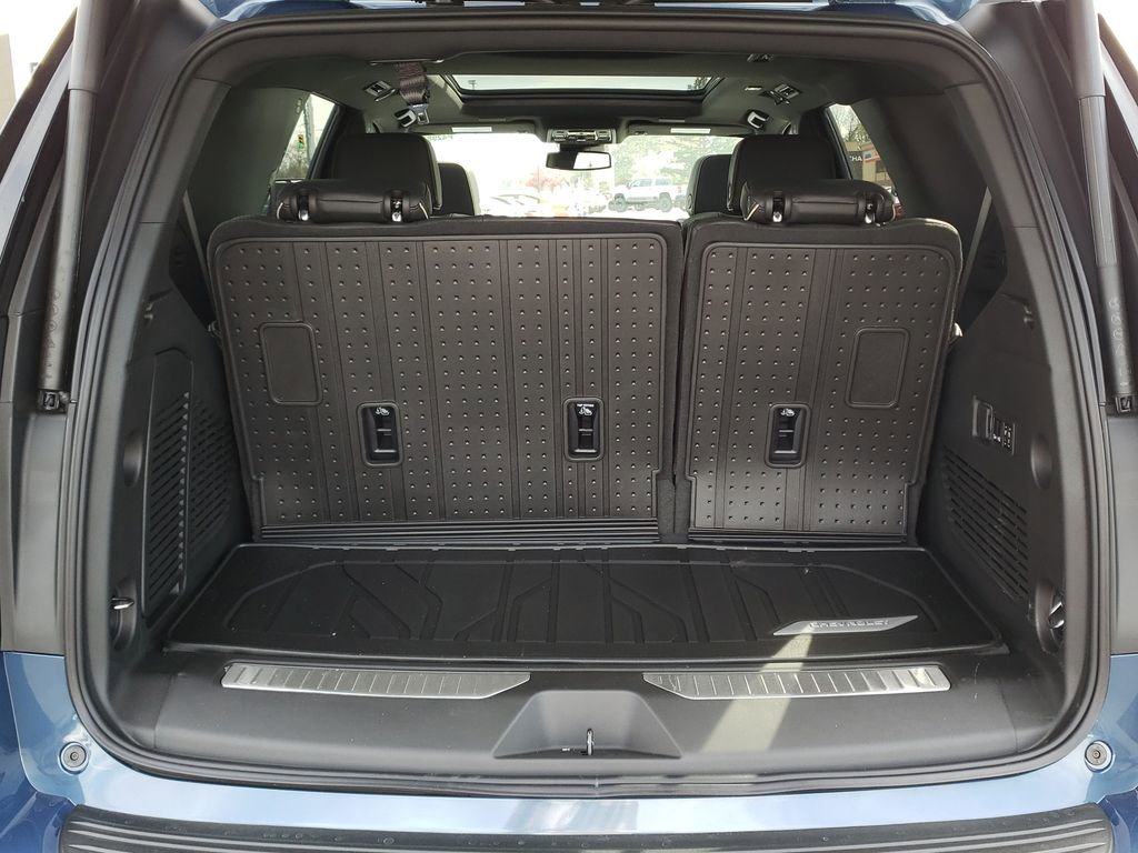 New 2026 Chevrolet Tahoe Premier w/ Sun And Tow Package AWD/4WD image 5