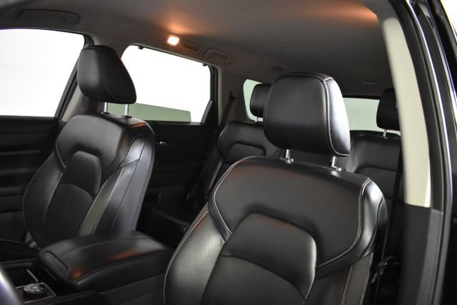 Used 2023 Nissan Pathfinder SL AWD/4WD image 10
