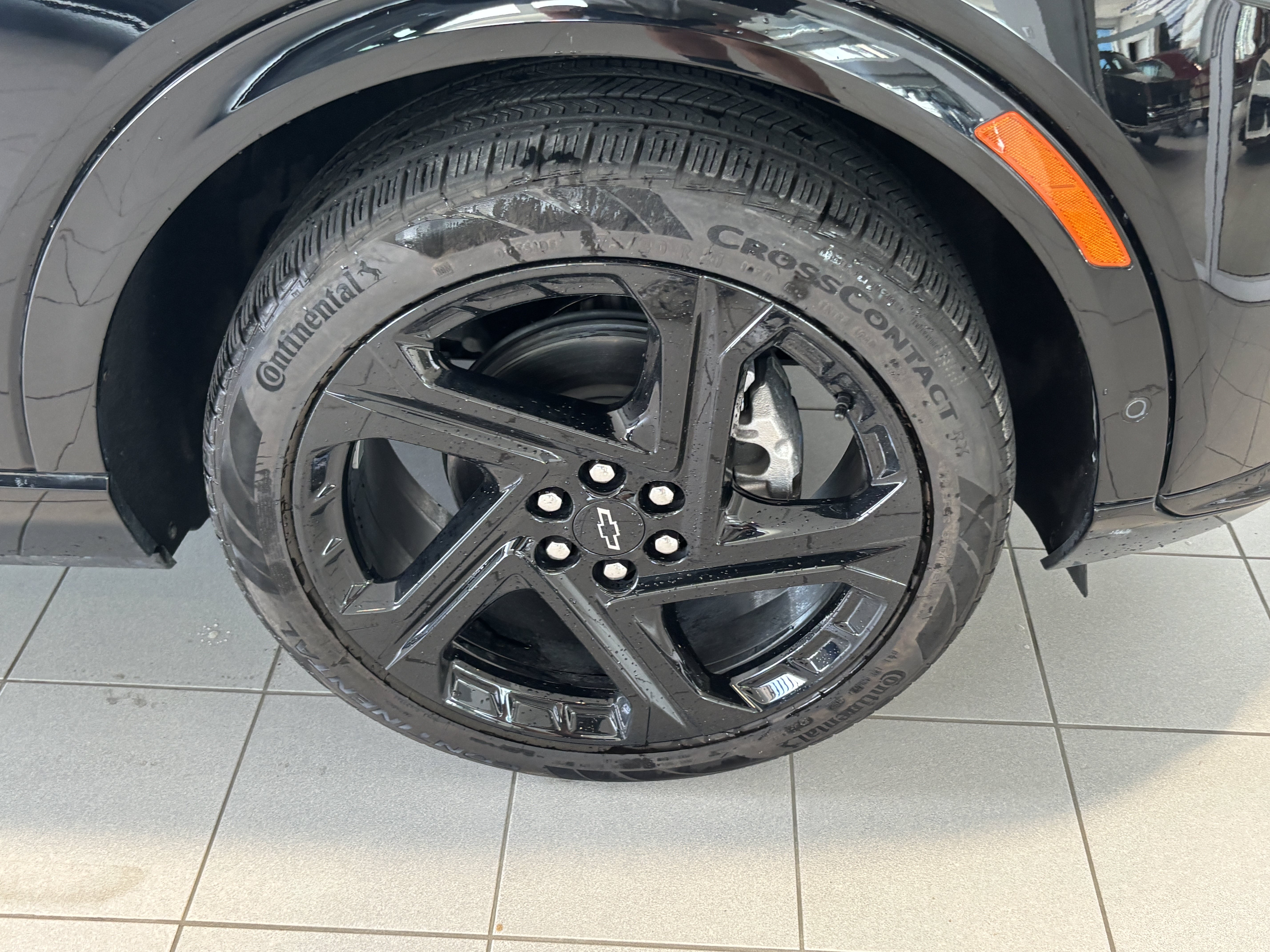 Used 2025 Chevrolet Equinox EV RS w/ Active Safety Package 3 FWD image 9