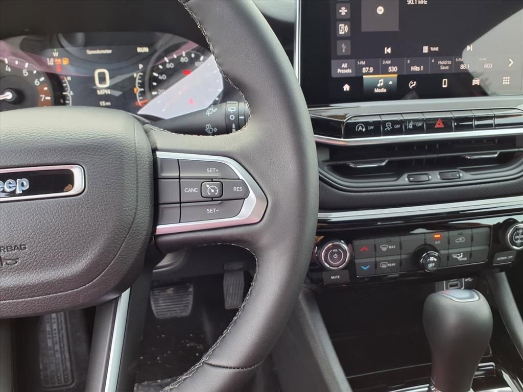 New 2026 Jeep Compass Latitude image 11