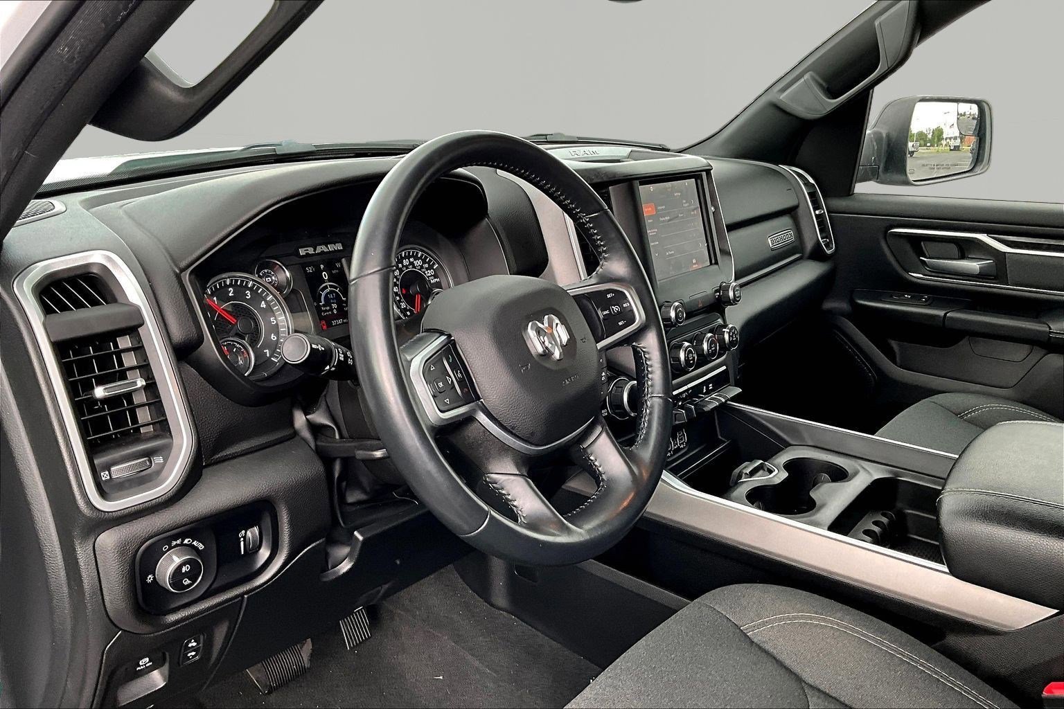 Used 2022 RAM 1500 Big Horn AWD/4WD image 17