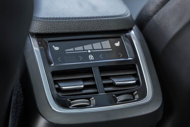 Used 2022 Volvo XC90 T5 Momentum w/ Advanced Package image 34