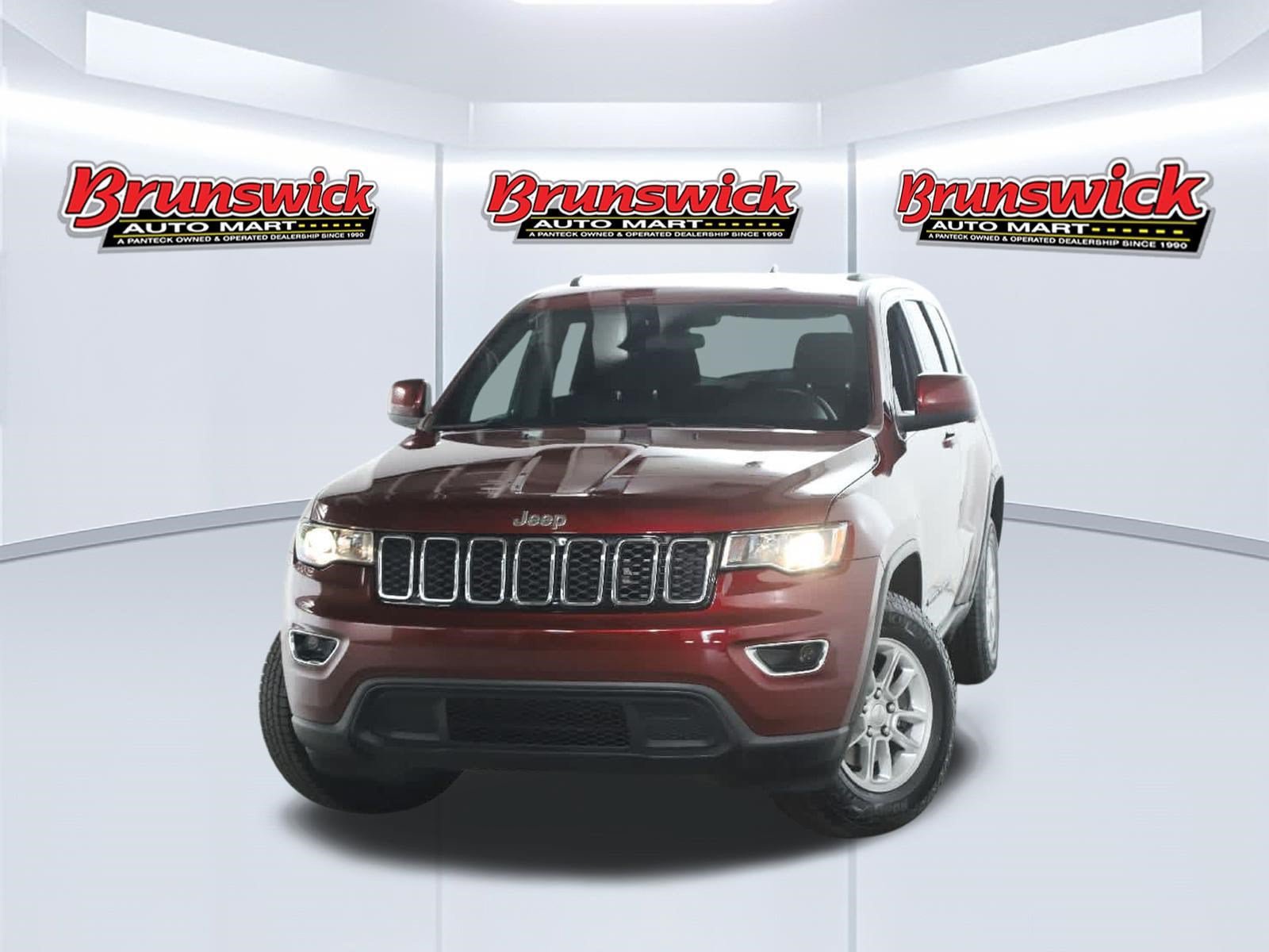 Certified 2020 Jeep Grand Cherokee Laredo AWD/4WD image 3