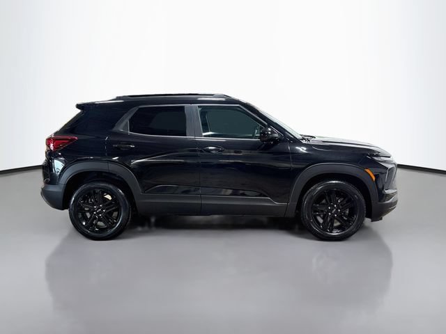 New 2026 Chevrolet TrailBlazer LT w/ Midnight Edition FWD image 6
