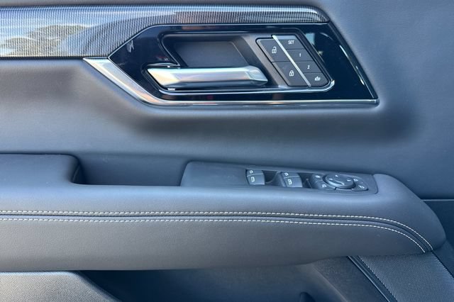New 2026 GMC Yukon Elevation w/ Elevation Premium Package AWD/4WD image 11