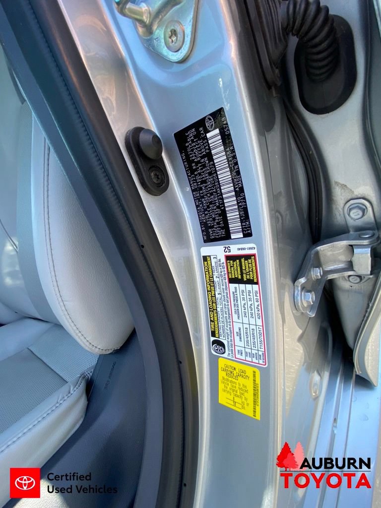 Certified 2024 Toyota Camry XLE FWD image 32