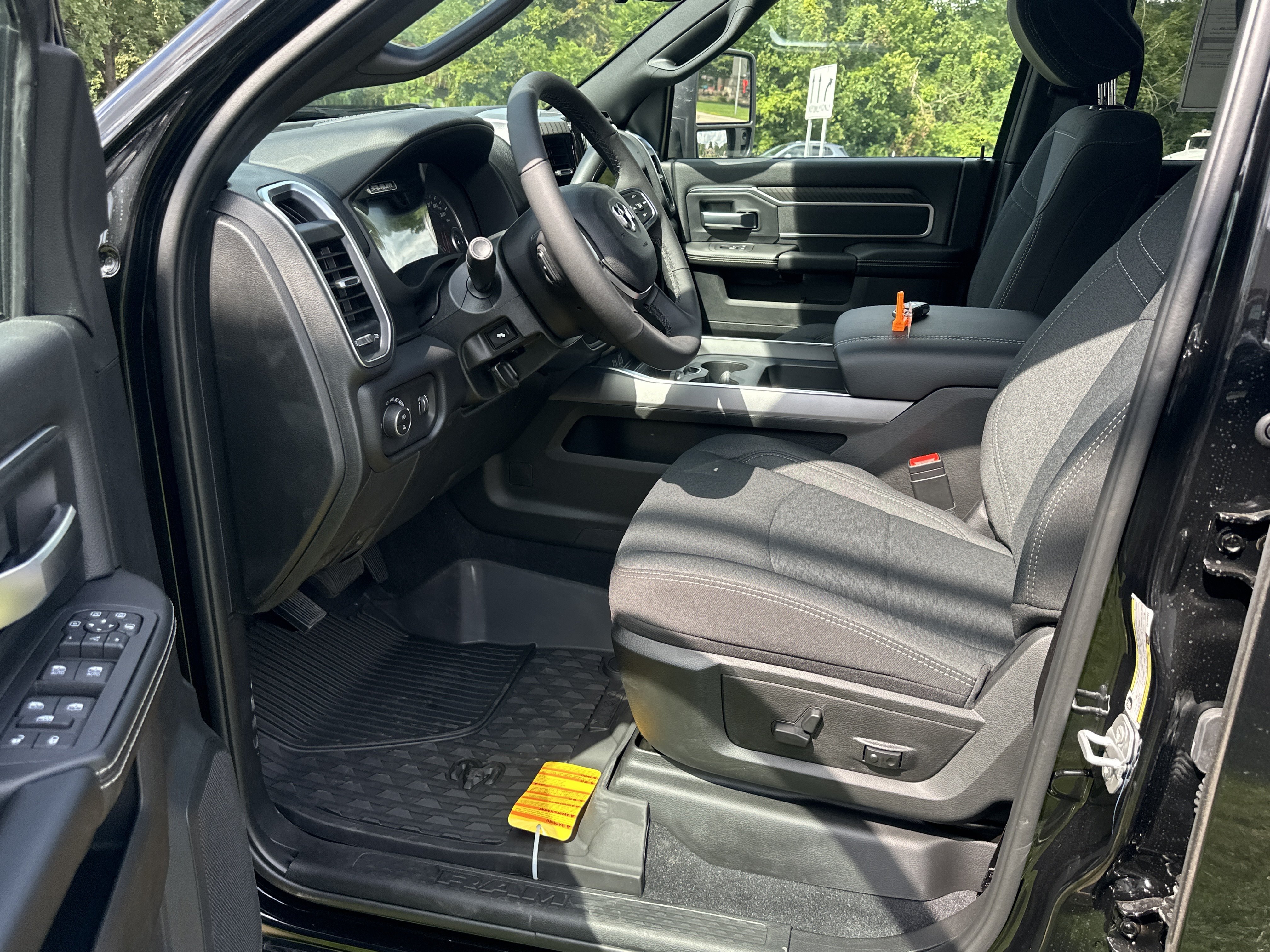 New 2026 RAM 3500 Big Horn AWD/4WD image 27