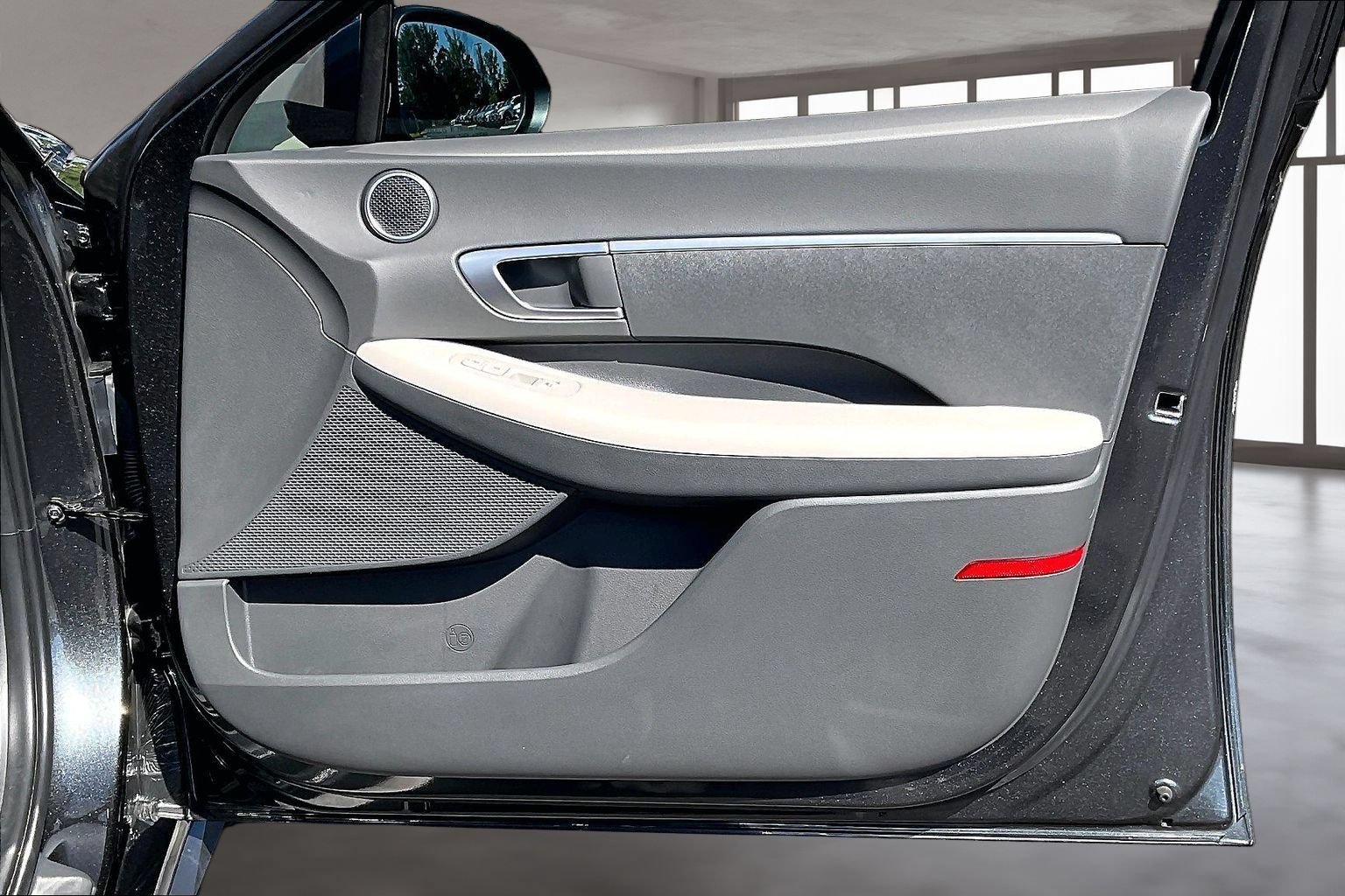 Certified 2025 Hyundai Sonata SE FWD image 28