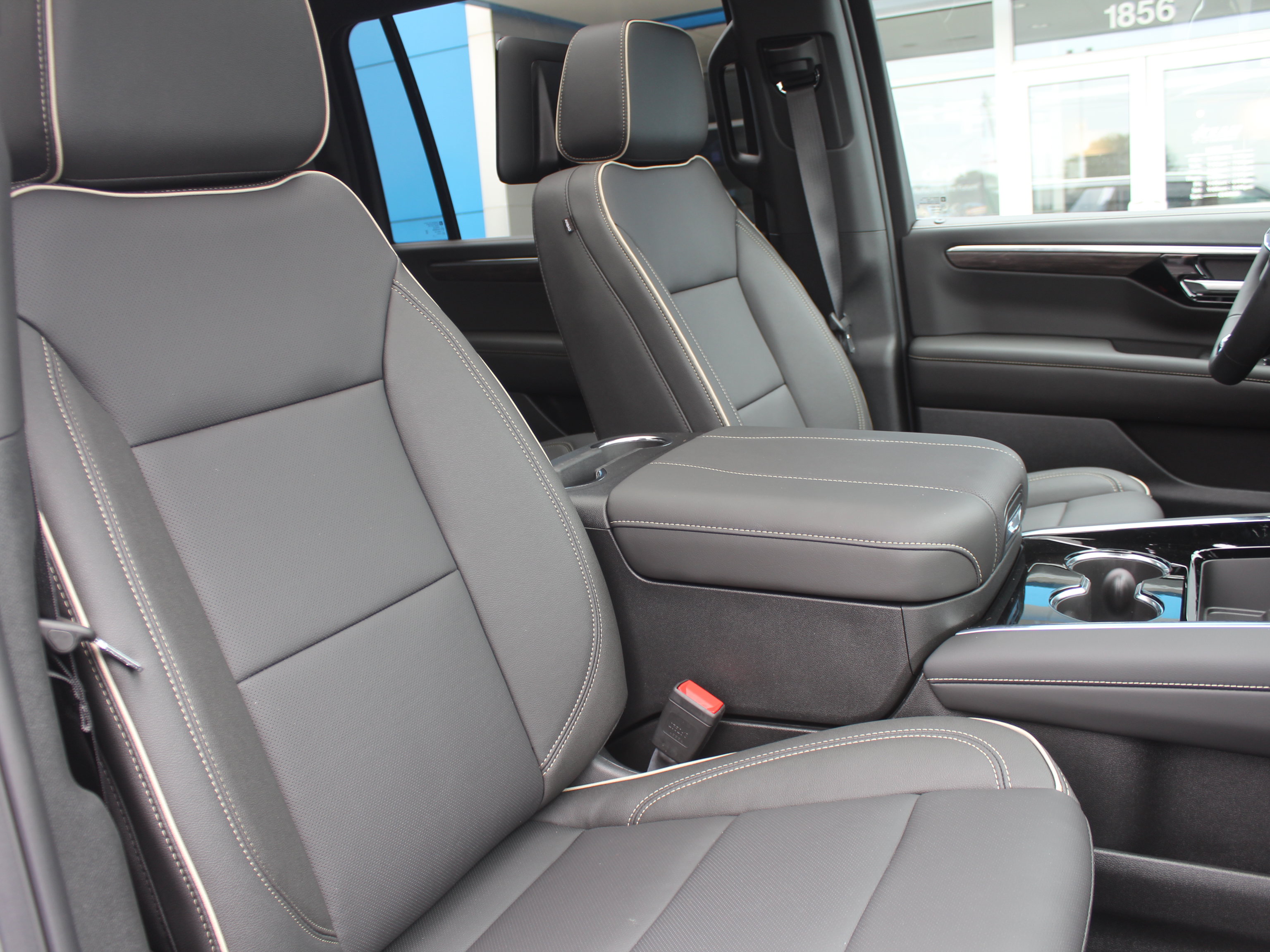 New 2026 Chevrolet Suburban Premier AWD/4WD image 16