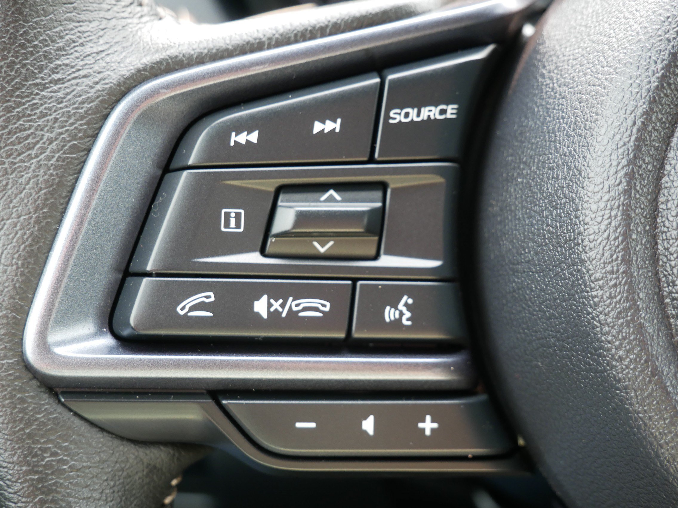 Used 2025 Subaru Forester Limited AWD/4WD image 27