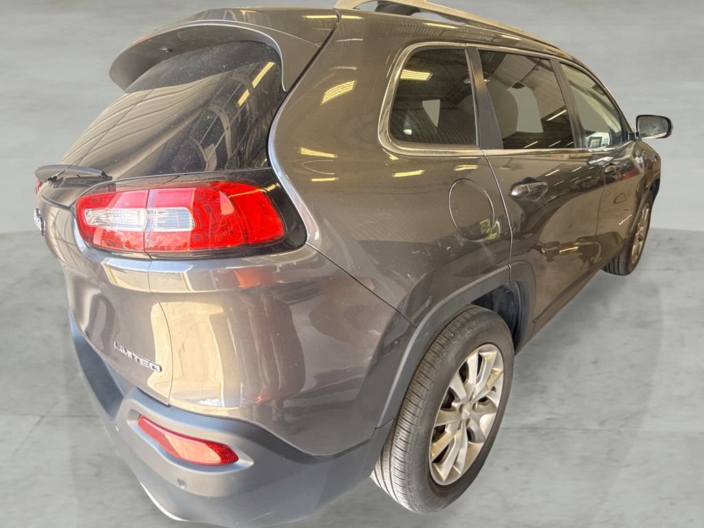 Used 2018 Jeep Cherokee Limited AWD/4WD image 6