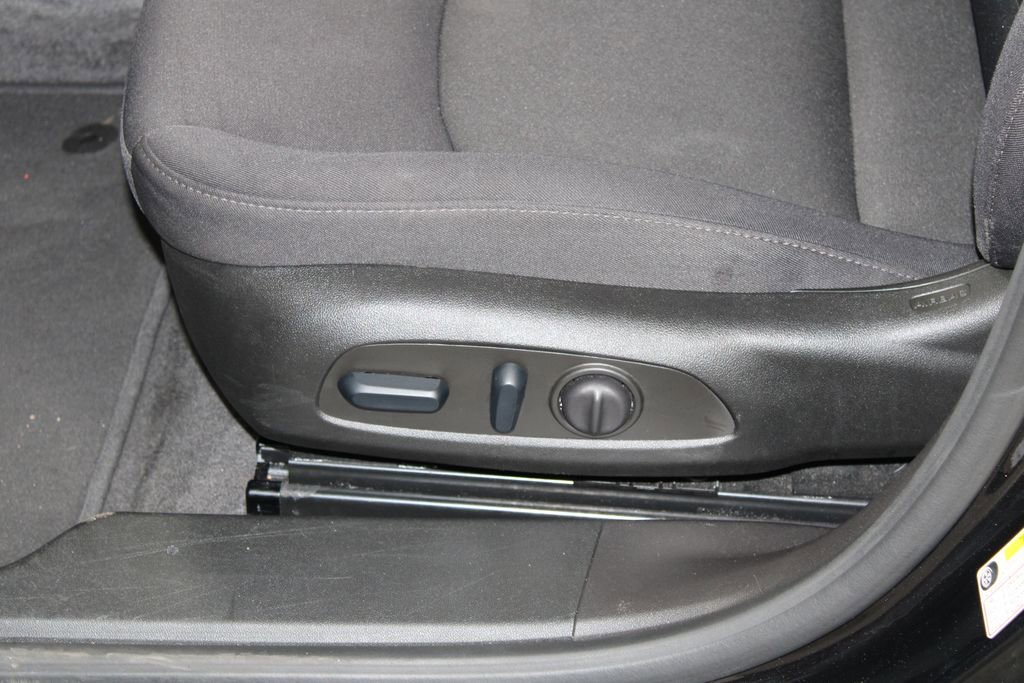 Used 2024 Chevrolet Malibu LT image 18