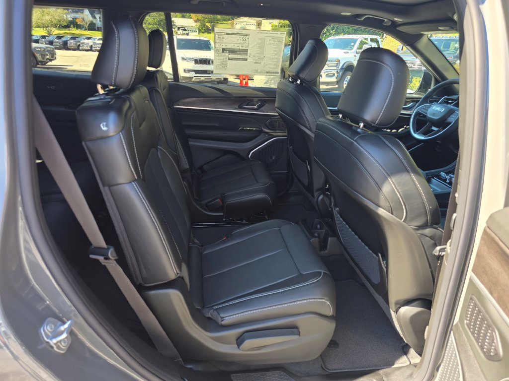 New 2027 Jeep Grand Cherokee L Limited AWD/4WD image 26