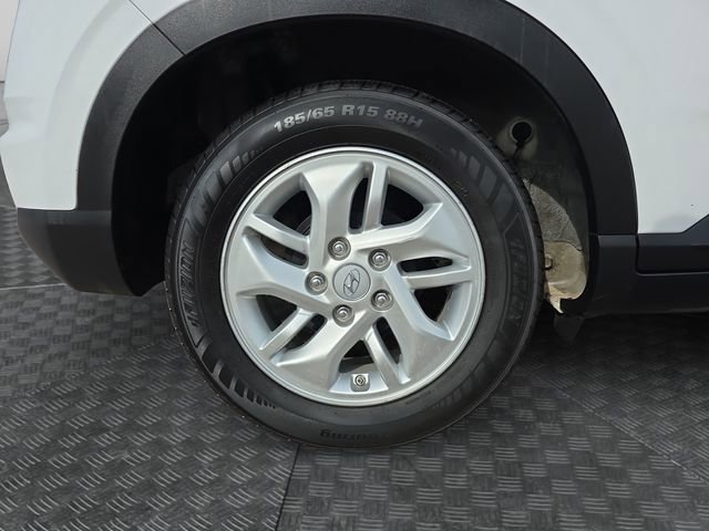 Used 2021 Hyundai Venue SE image 35