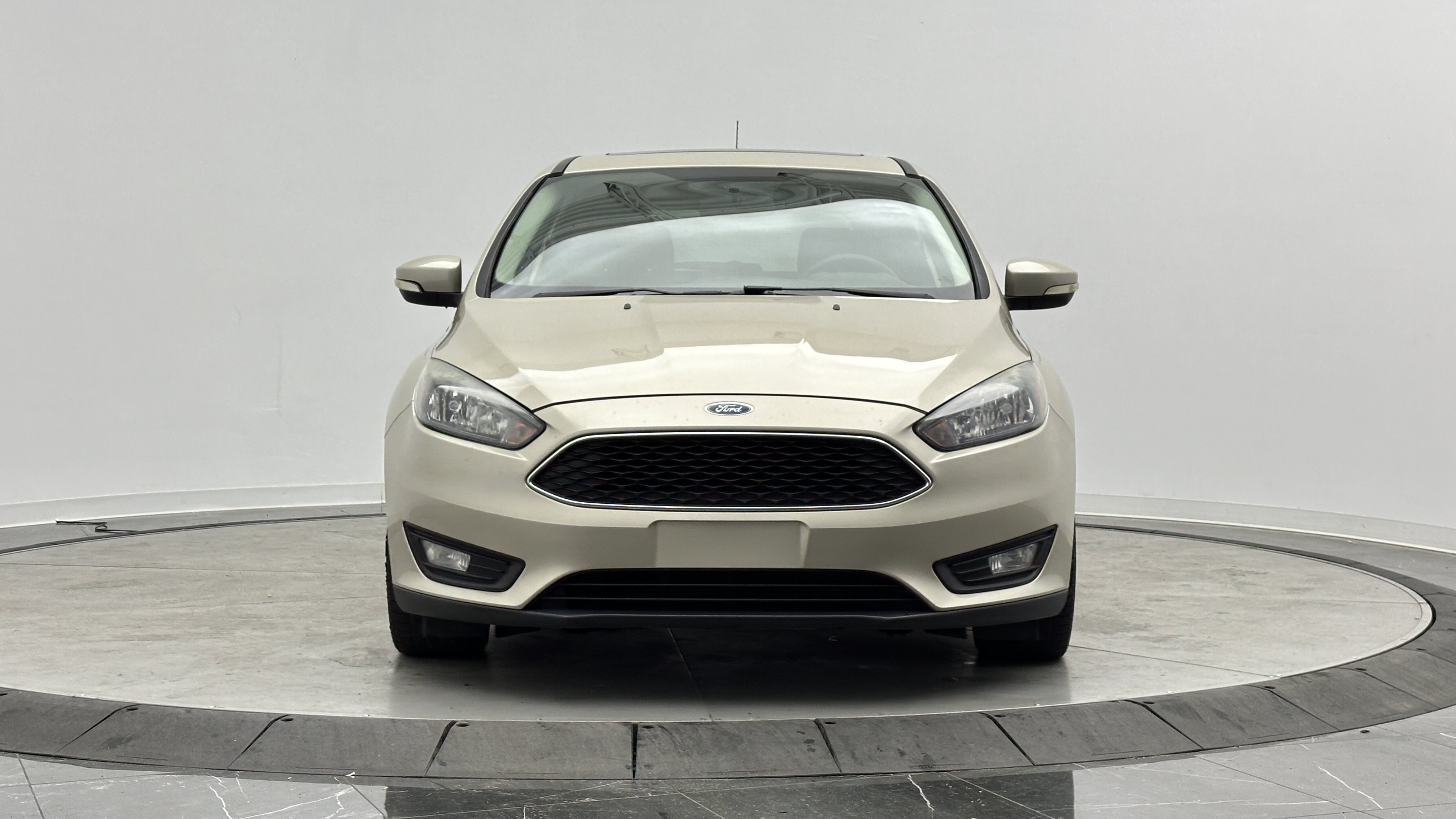 Used 2017 Ford Focus SEL FWD image 2