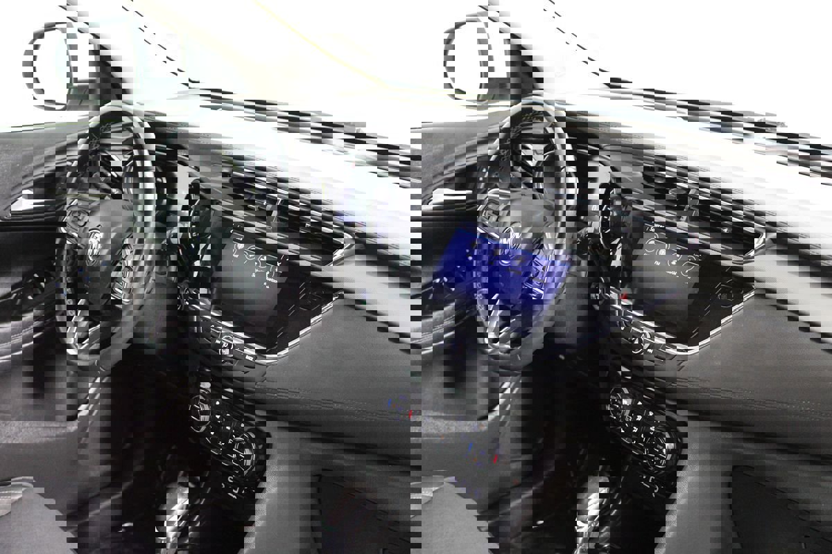 Used 2021 Buick Encore GX Select image 12