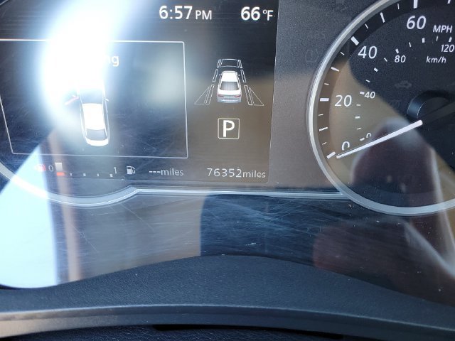 Used 2021 Nissan Versa SV FWD image 29