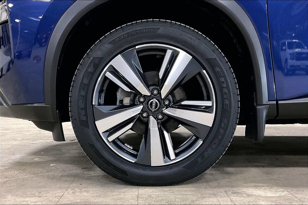 Used 2023 Nissan Rogue SL w/ SL Premium Package image 9