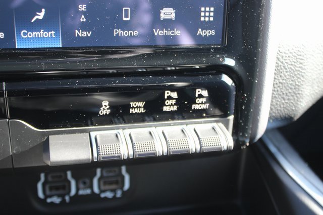 Used 2022 RAM 1500 Laramie w/ Sport Appearance Package image 9