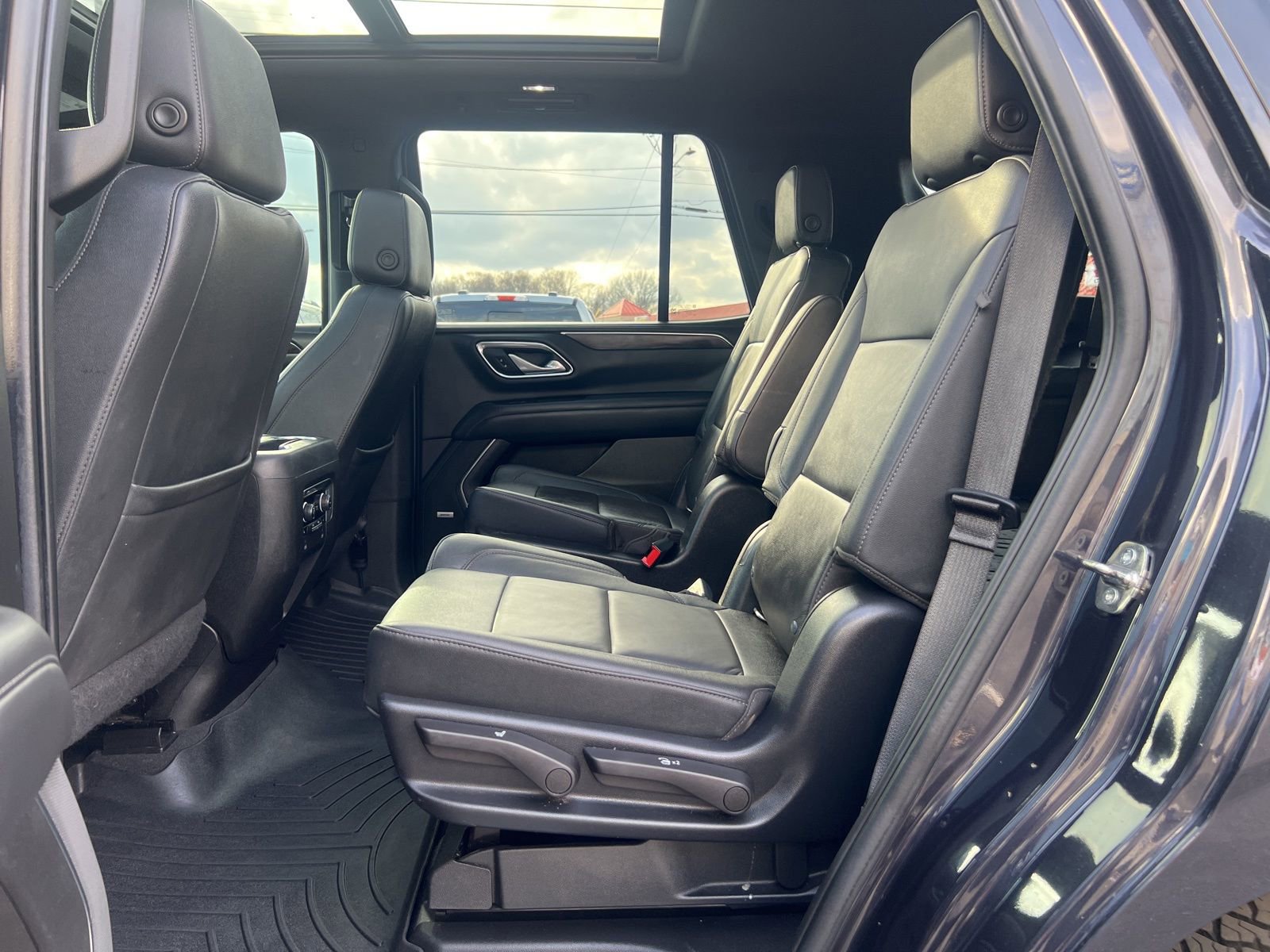 Used 2022 Chevrolet Tahoe Z71 w/ Luxury Package image 24