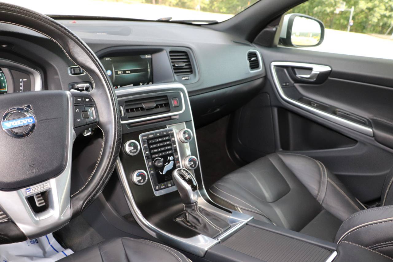 Used 2016 Volvo S60 T5 R-Design FWD image 8