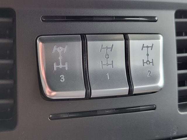 Used 2017 Mercedes-Benz G 550 Squared image 37