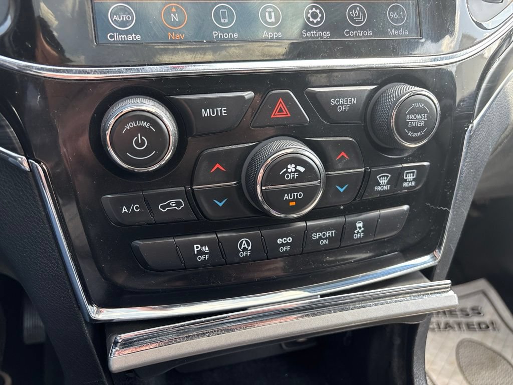 Used 2022 Jeep Grand Cherokee Limited AWD/4WD image 28