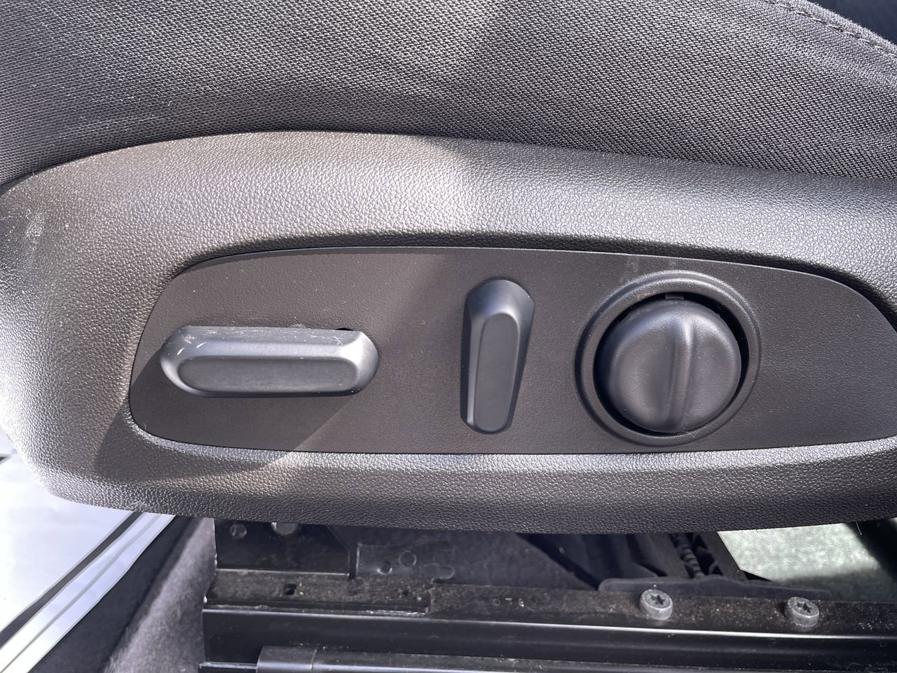 Used 2018 Chevrolet Malibu LT FWD image 21