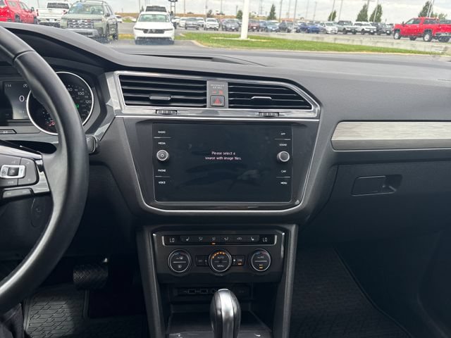 Used 2019 Volkswagen Tiguan SE AWD/4WD image 18