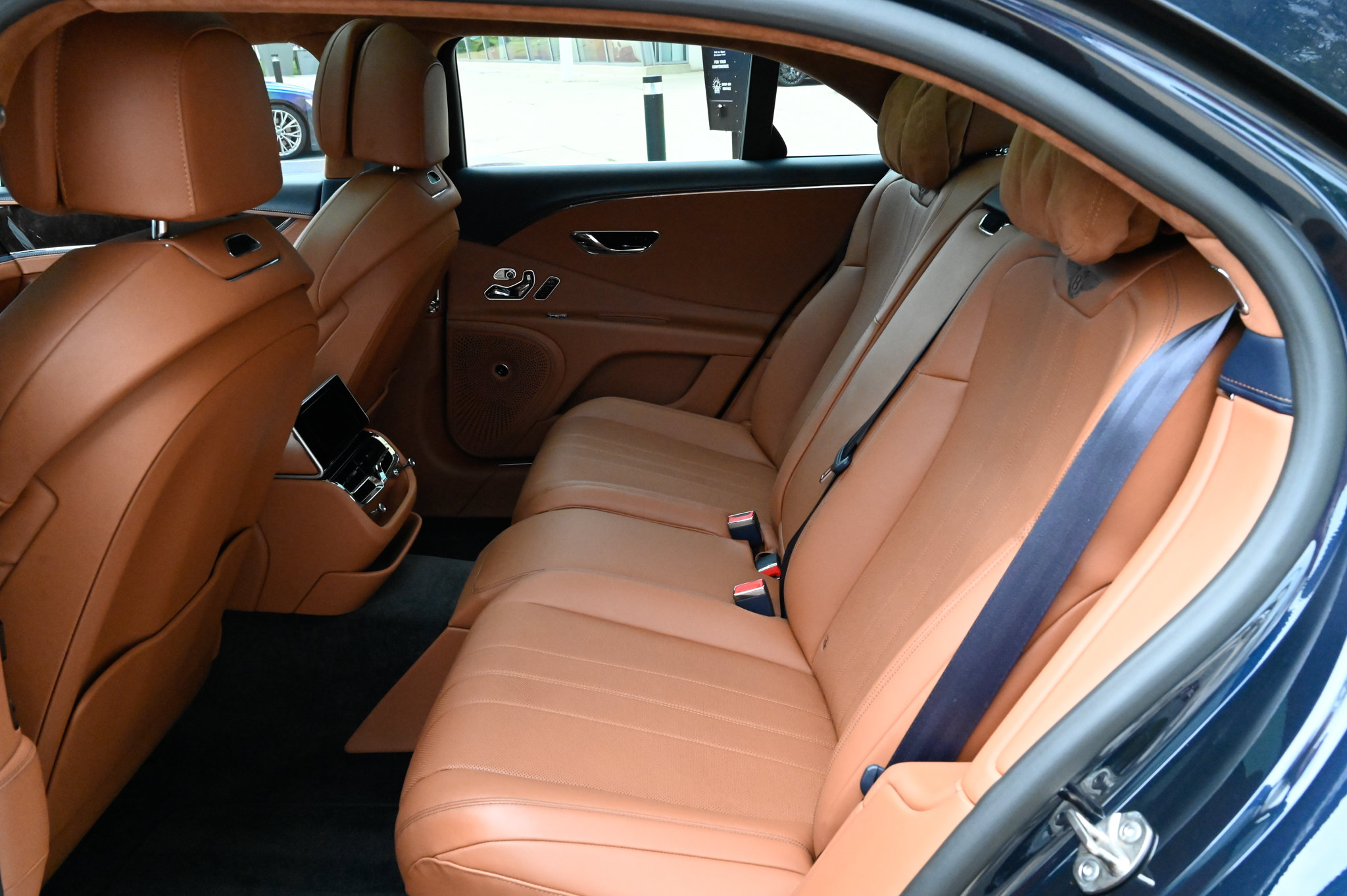 Used 2022 Bentley Flying Spur V8 AWD/4WD image 37
