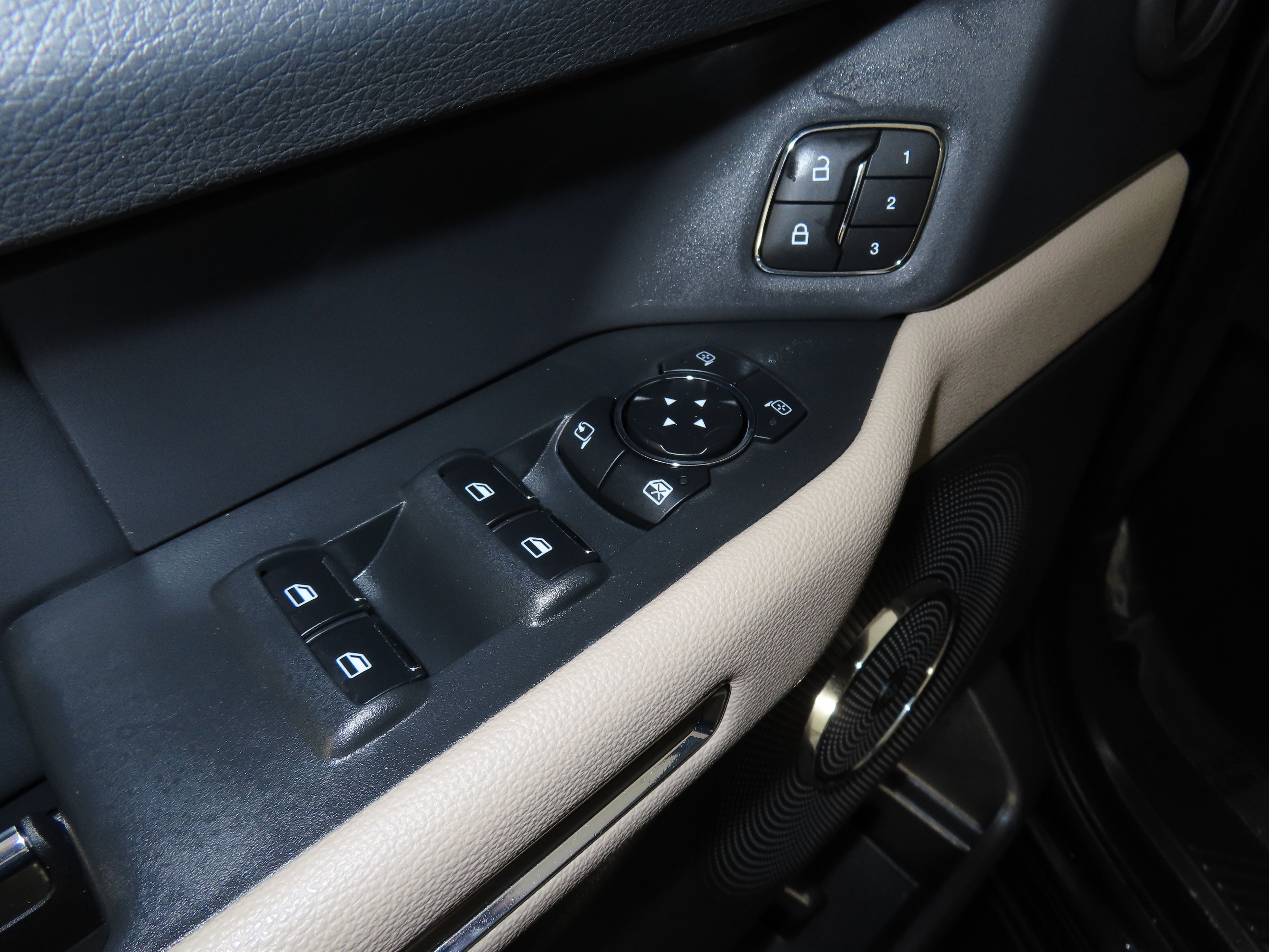 Used 2024 Ford Expedition Max Limited image 54