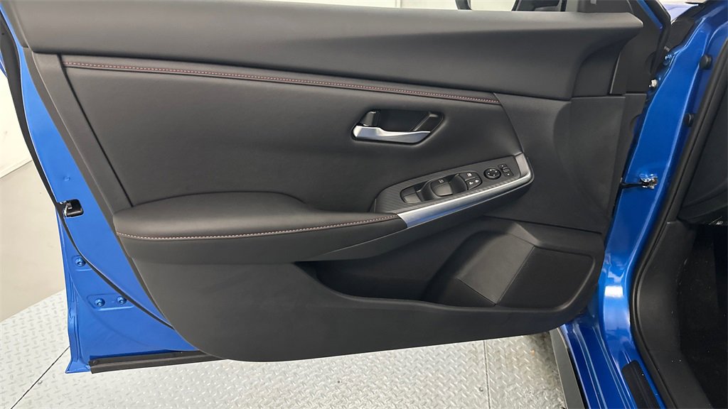 New 2025 Nissan Sentra SR w/ Midnight Edition image 16