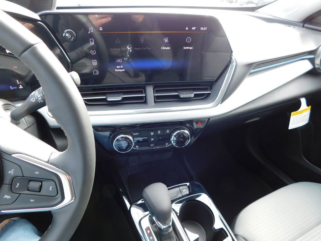 New 2026 Chevrolet Trax LT w/ Driver Confidence Package FWD image 31