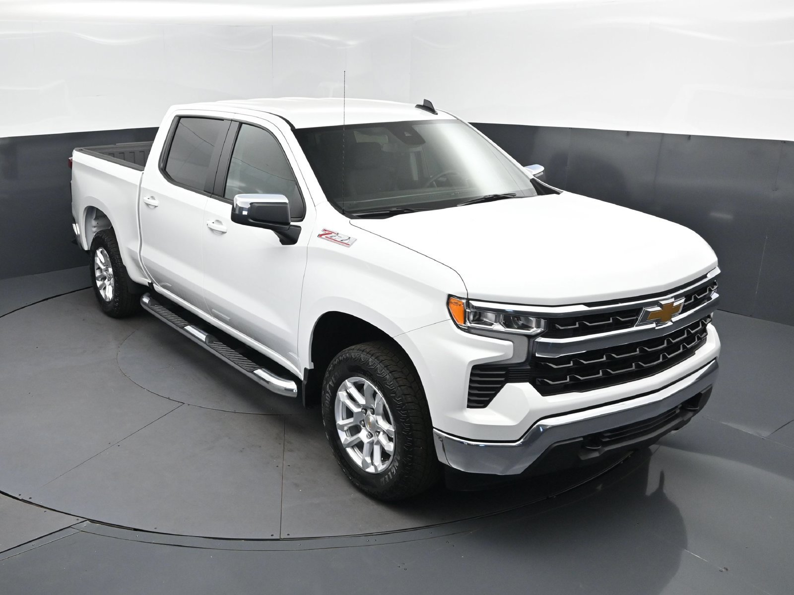 New 2026 Chevrolet Silverado 1500 LT w/ Z71 Off-Road Package AWD/4WD image 1